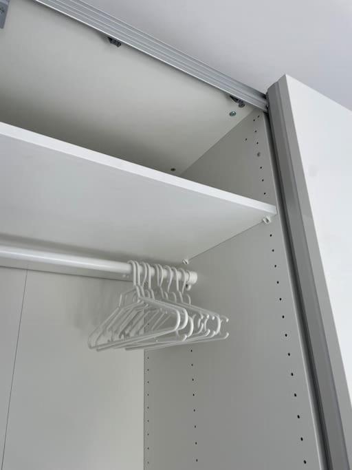 Minimalist Apartment-free Parking, Self Check In Lägenhet Riga